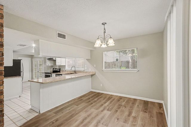 62 W Timberspire Court, Spring, TX 77380