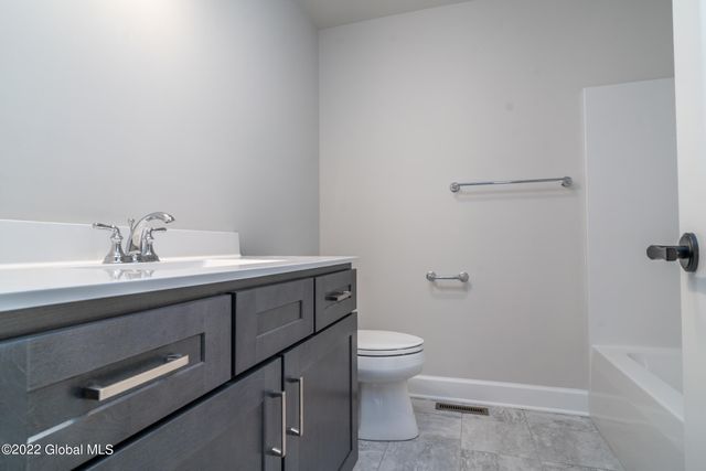 2 Priddle Lane, Colonie, NY 12110