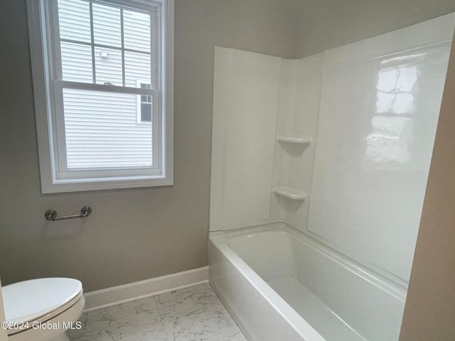 2 Priddle Lane, Colonie, NY 12110