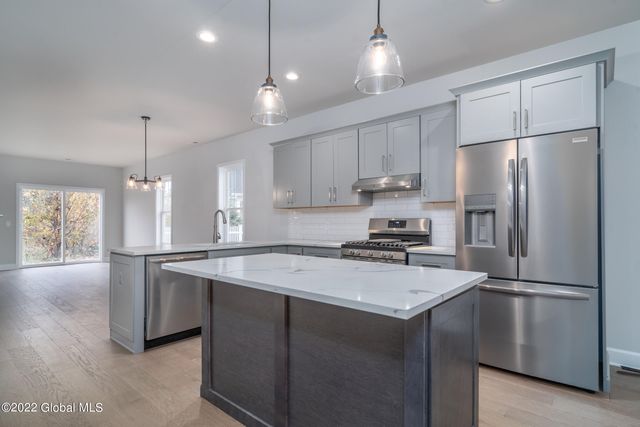 2 Priddle Lane, Colonie, NY 12110