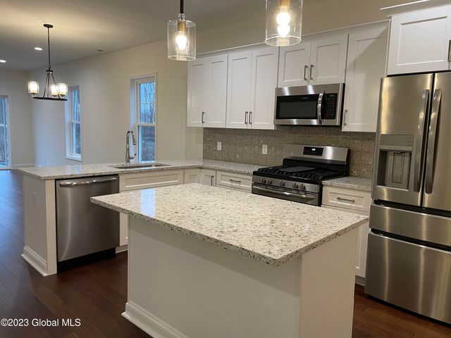 2 Priddle Lane, Colonie, NY 12110