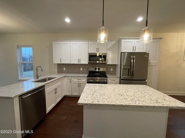 2 Priddle Lane, Colonie, NY 12110