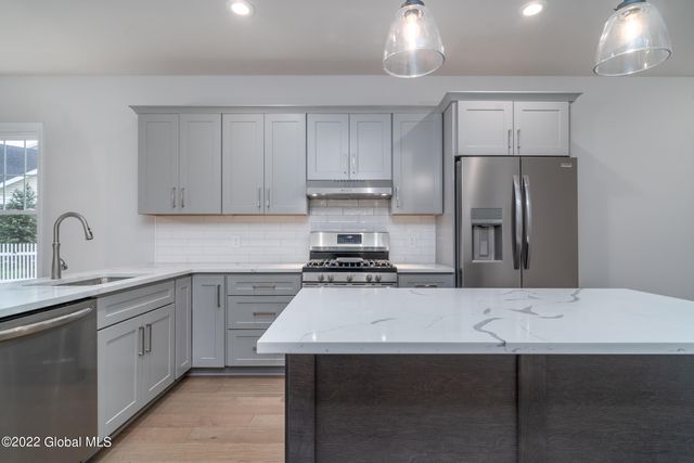 2 Priddle Lane, Colonie, NY 12110