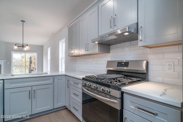 2 Priddle Lane, Colonie, NY 12110