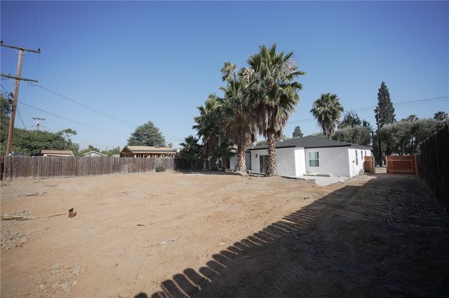 1510 E Eureka, San Bernardino, CA 92404