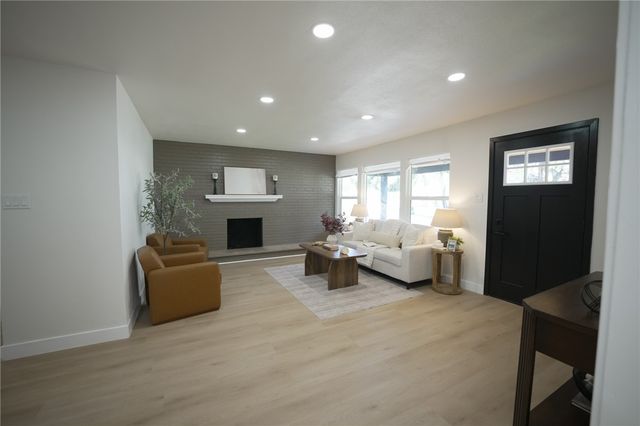 1510 E Eureka, San Bernardino, CA 92404