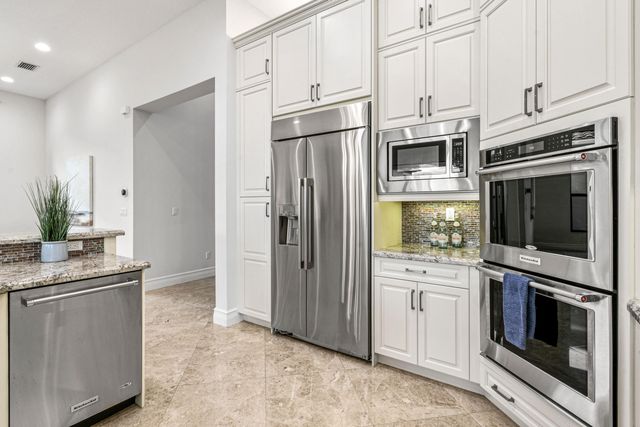 9512 Eden Roc Court, Delray Beach, FL 33446