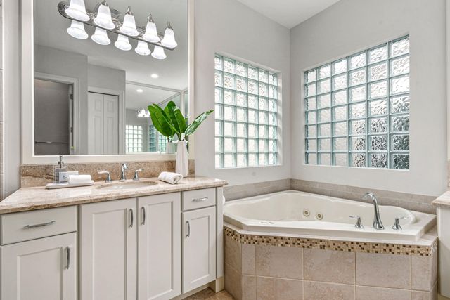 9512 Eden Roc Court, Delray Beach, FL 33446
