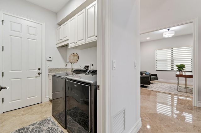 9512 Eden Roc Court, Delray Beach, FL 33446