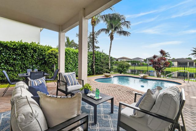 9512 Eden Roc Court, Delray Beach, FL 33446