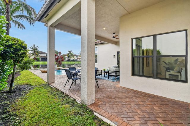 9512 Eden Roc Court, Delray Beach, FL 33446