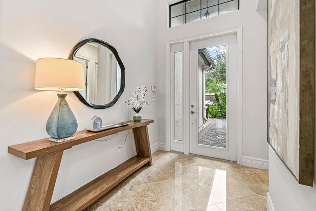 9512 Eden Roc Court, Delray Beach, FL 33446
