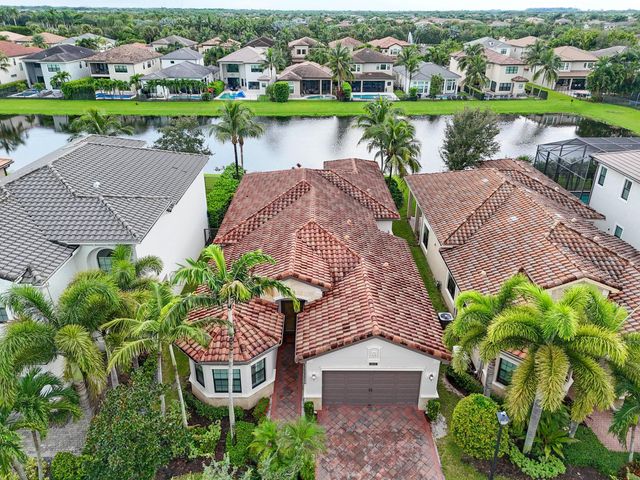 9512 Eden Roc Court, Delray Beach, FL 33446