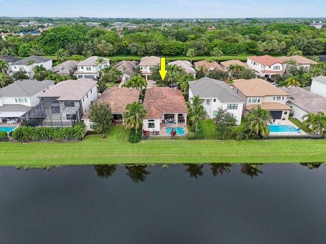 9512 Eden Roc Court, Delray Beach, FL 33446