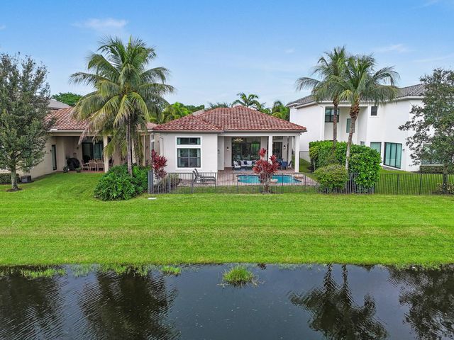 9512 Eden Roc Court, Delray Beach, FL 33446