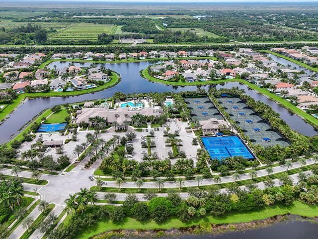 9512 Eden Roc Court, Delray Beach, FL 33446