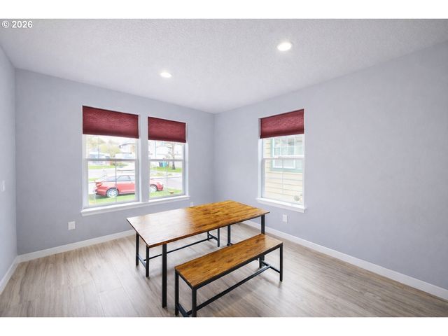 4923 N NEWARK St, Portland, OR 97203