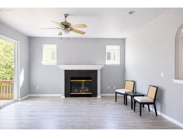 4923 N NEWARK St, Portland, OR 97203