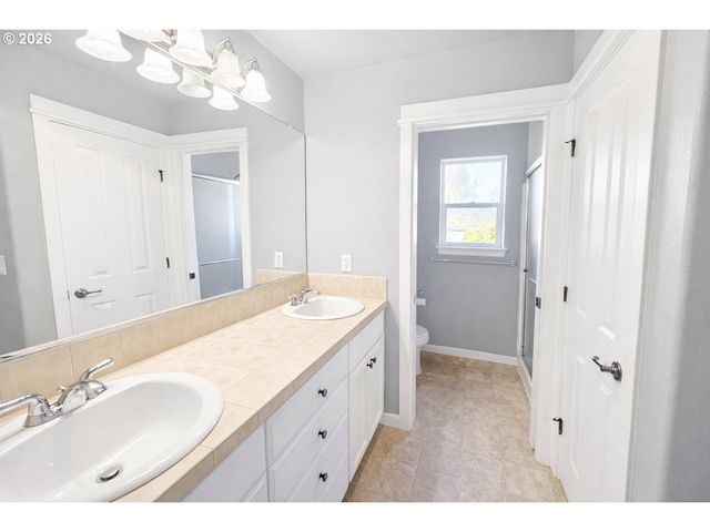 4923 N NEWARK St, Portland, OR 97203