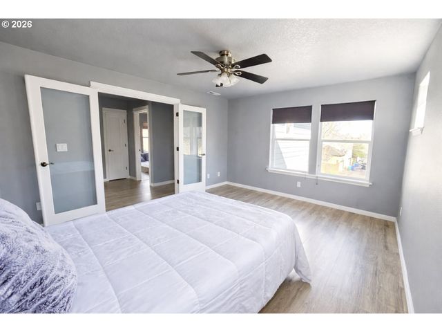 4923 N NEWARK St, Portland, OR 97203