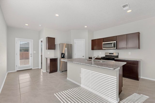 10654 Valedon Lane SW, Albuquerque, NM 87121