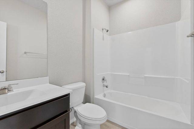 10654 Valedon Lane SW, Albuquerque, NM 87121