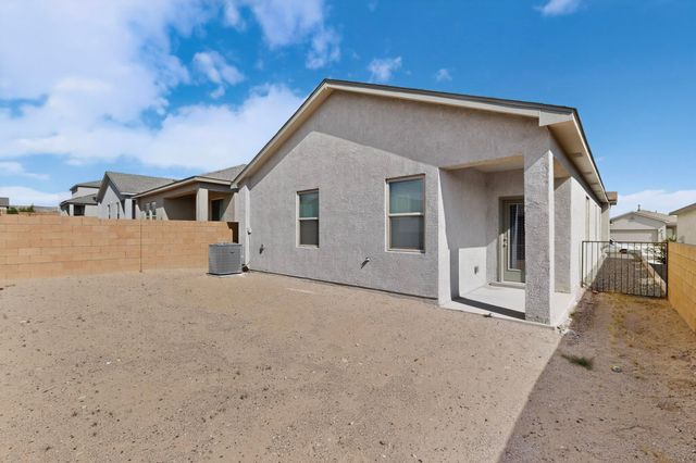 10654 Valedon Lane SW, Albuquerque, NM 87121