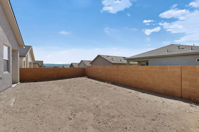 10654 Valedon Lane SW, Albuquerque, NM 87121