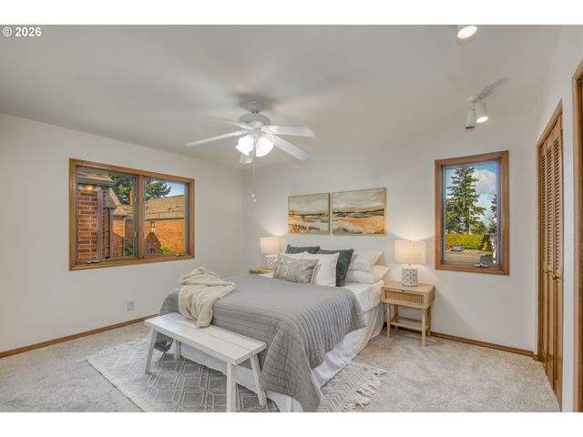 15035 Ne SACRAMENTO St 62, Portland, OR 97230