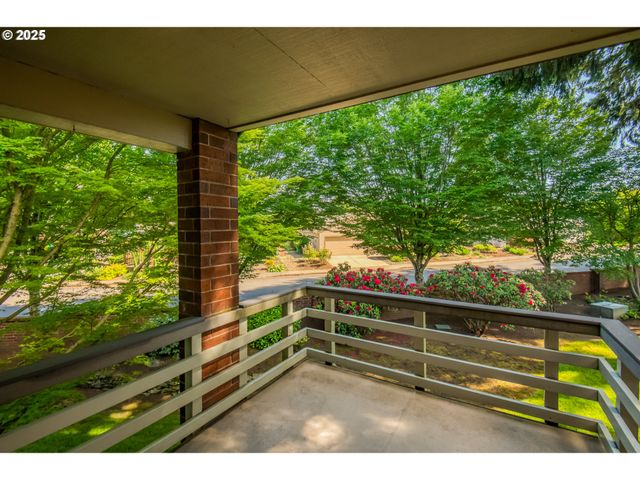 15035 Ne SACRAMENTO St 62, Portland, OR 97230