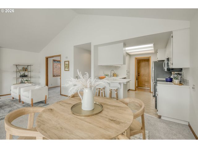 15035 Ne SACRAMENTO St 62, Portland, OR 97230