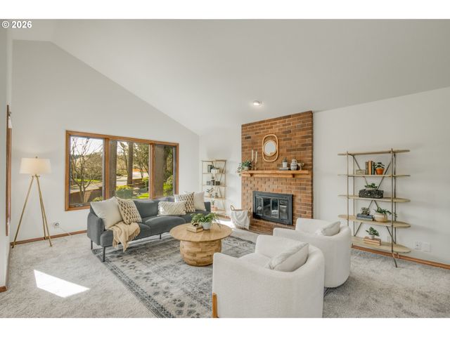 15035 Ne SACRAMENTO St 62, Portland, OR 97230