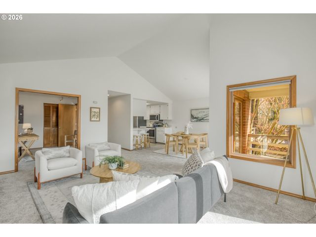 15035 Ne SACRAMENTO St 62, Portland, OR 97230