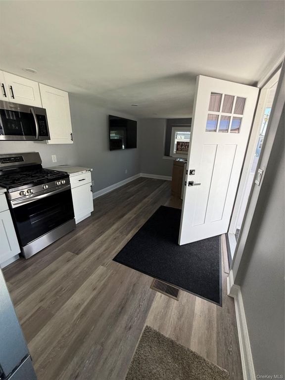 150 Main Street 1, Islip, NY 11751 — photo 2