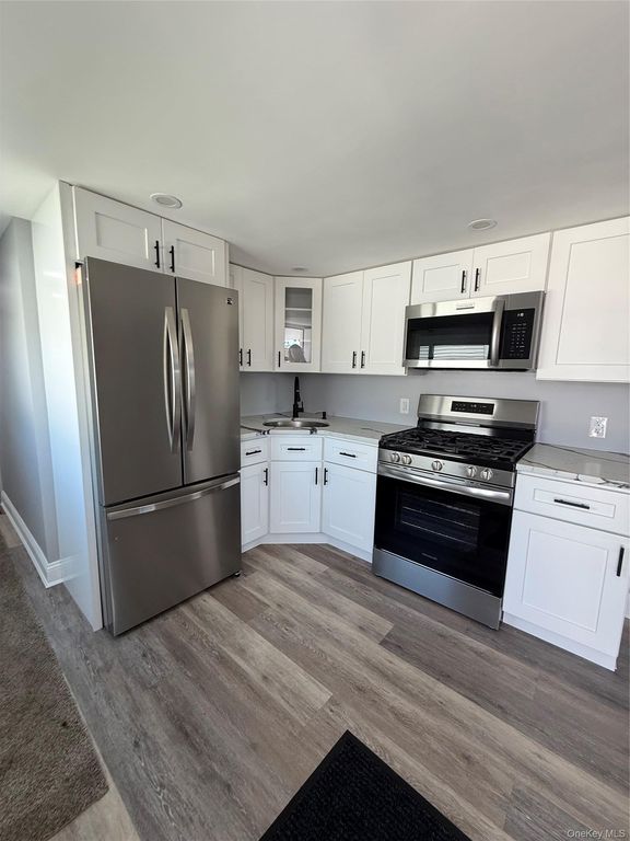 150 Main Street 1, Islip, NY 11751 — photo 3