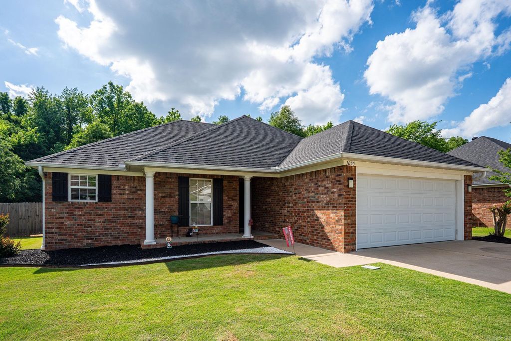 1055 French Drive, Conway, AR 72034