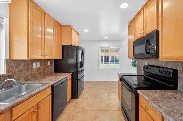 3 Bergwall Way, Vallejo, CA 94591