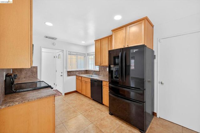3 Bergwall Way, Vallejo, CA 94591