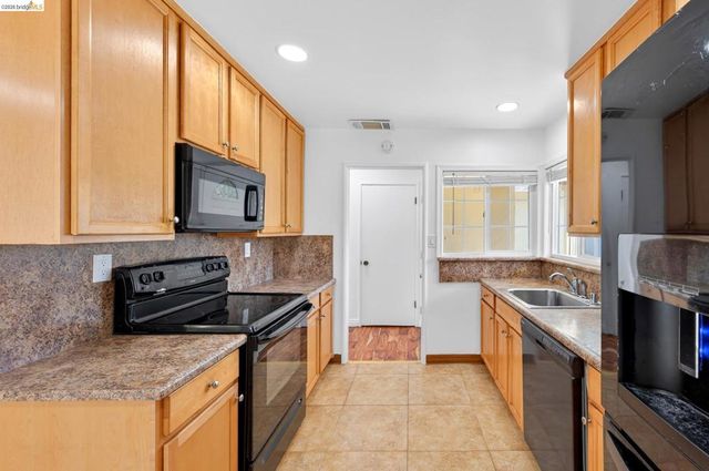 3 Bergwall Way, Vallejo, CA 94591