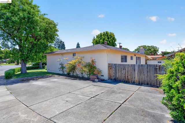 3 Bergwall Way, Vallejo, CA 94591