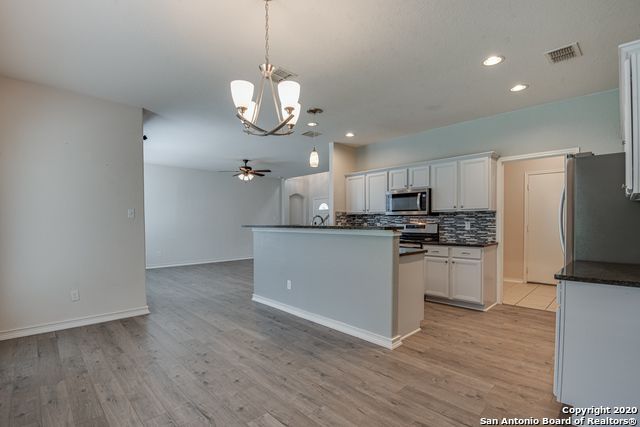 1355 Pinnacle Falls, San Antonio, TX 78260