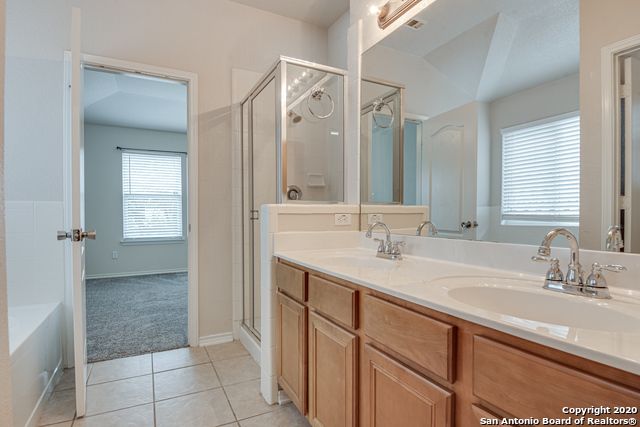 1355 Pinnacle Falls, San Antonio, TX 78260