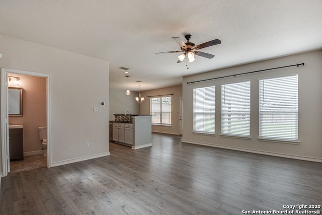 1355 Pinnacle Falls, San Antonio, TX 78260