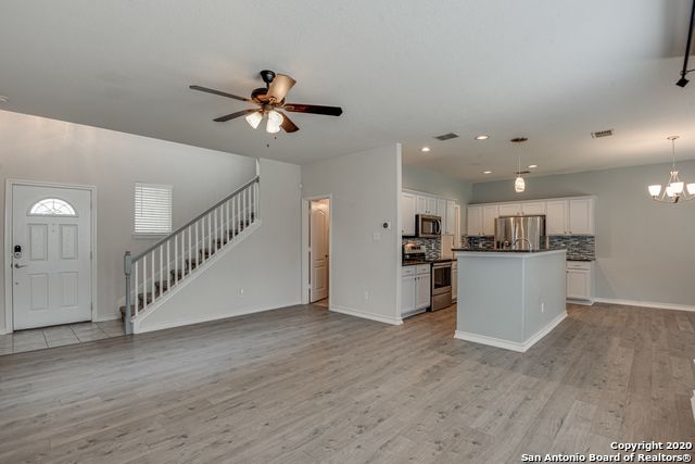 1355 Pinnacle Falls, San Antonio, TX 78260