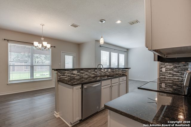 1355 Pinnacle Falls, San Antonio, TX 78260