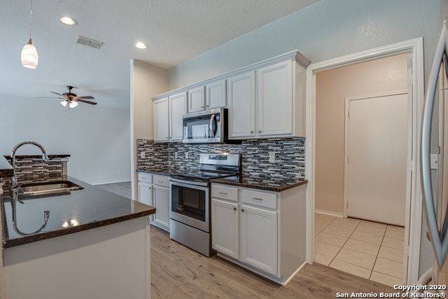 1355 Pinnacle Falls, San Antonio, TX 78260