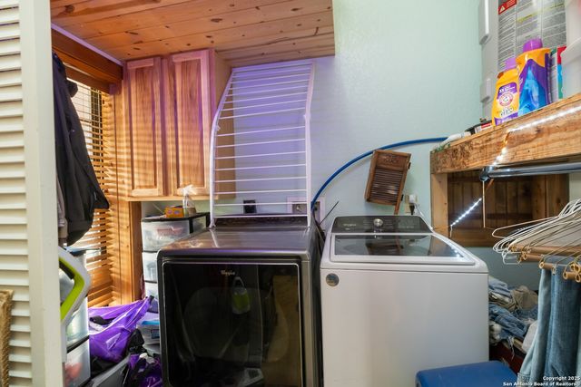 462 Co Rd 763 B, Devine, TX 78016