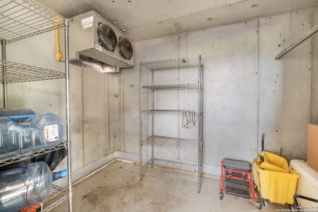 462 Co Rd 763 B, Devine, TX 78016