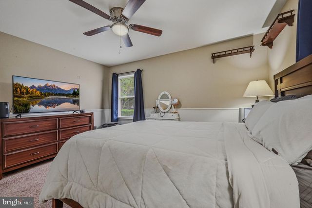 2 MERION RD, Newark, DE 19713