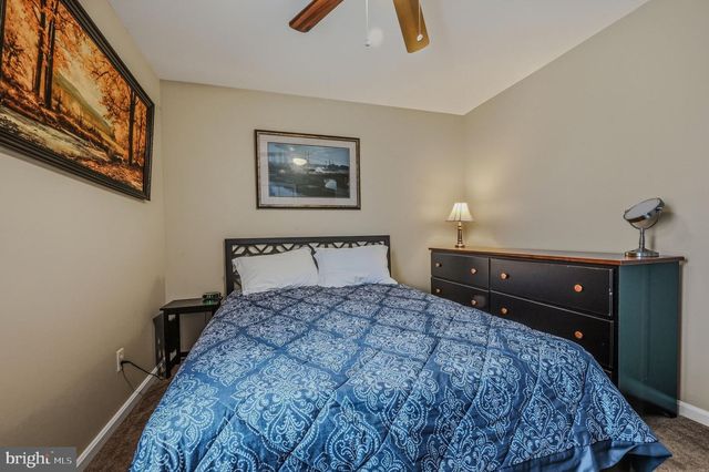 2 MERION RD, Newark, DE 19713